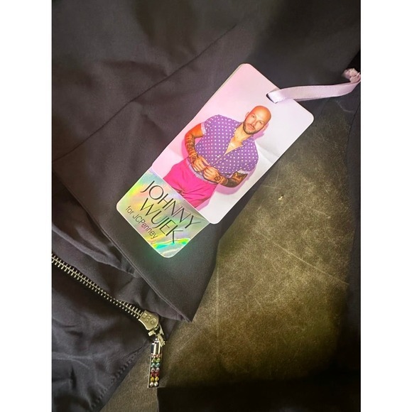 JOHNNY WUJEK Tuxedo Style Convertible Blazer - Picture 5 of 5